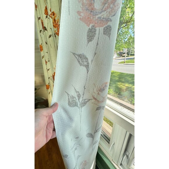 Vintage 1970s cream curtain, large orange roses, long stems, pleated, per panel - Picture 3 of 10